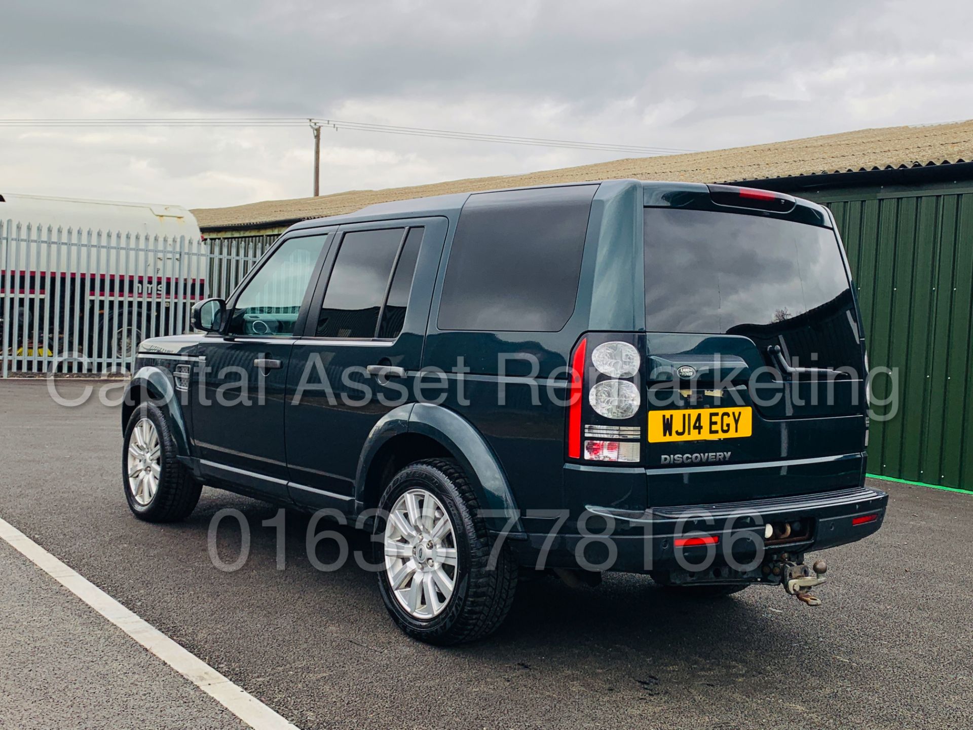 LAND ROVER DISCOVERY 4 *XS EDITION* UTILITY COMMERCIAL (2014) '3.0 SDV6 - 8 SPEED AUTO' *TOP SPEC* - Image 5 of 49