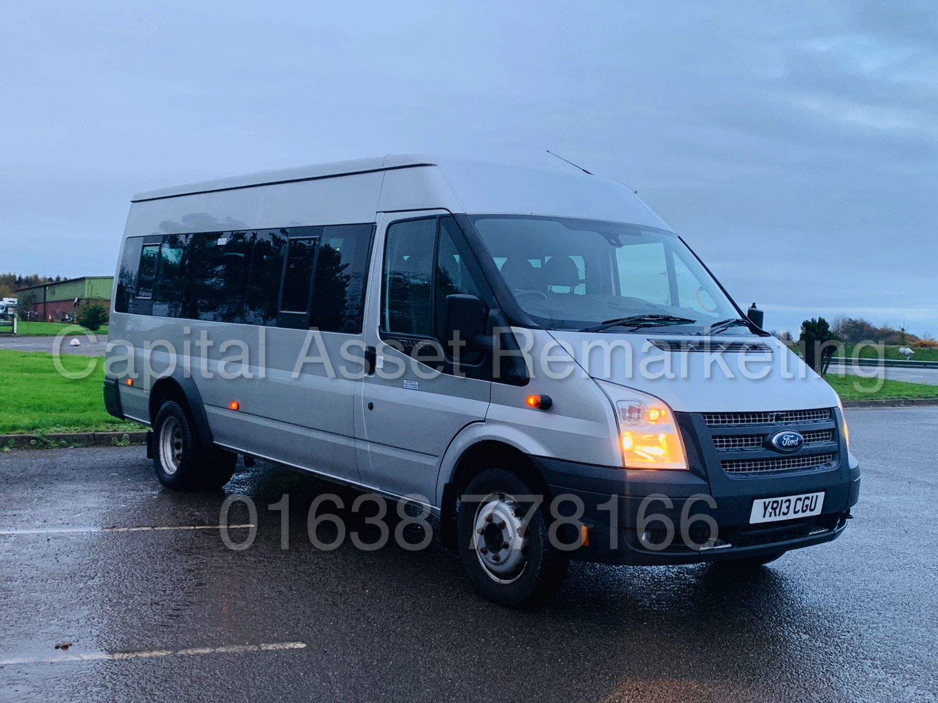 FORD TRANSIT 135 T430 RWD *XLWB -17 SEATER MINI-BUS* (2013) '2.2 TDCI - 135 BHP - 6 SPEED' (1 OWNER) - Image 13 of 43