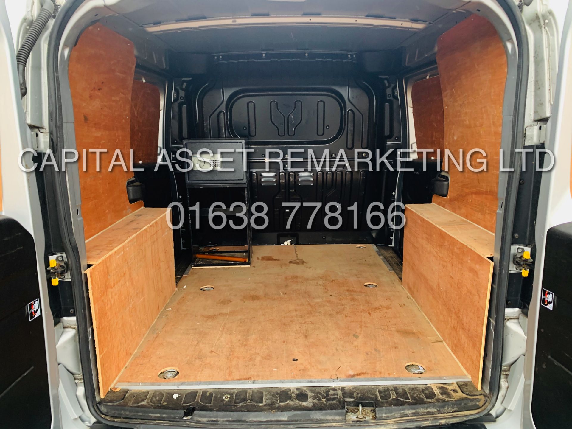 (On Sale) VAUXHALL COMBO 2000 CDTI *SPORTIVE* SWB - PANEL VAN (2015 - NEW MODEL) *AIR CON* (1 OWNER) - Image 12 of 23