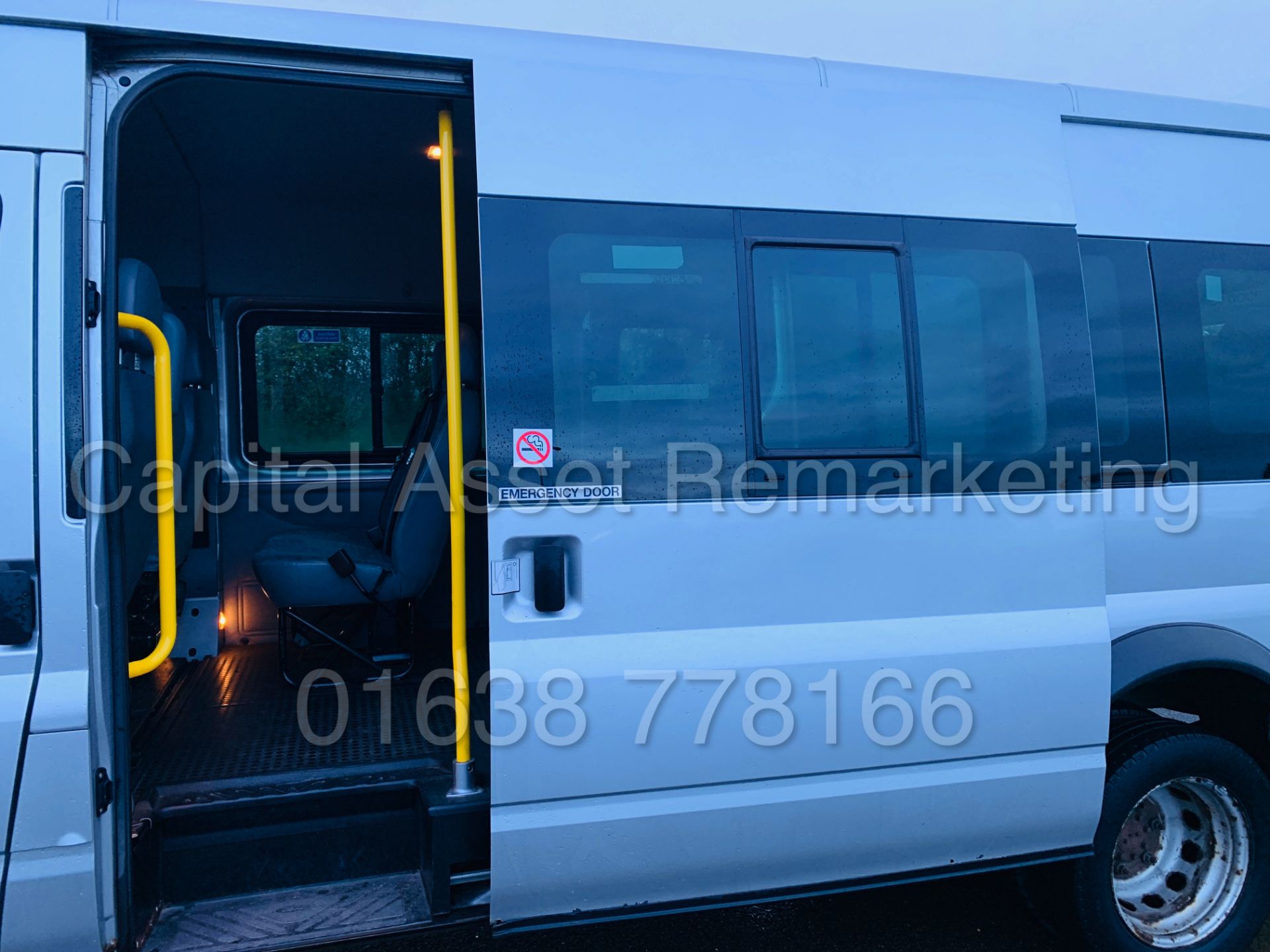 FORD TRANSIT 135 T430 RWD *XLWB -17 SEATER MINI-BUS* (2013) '2.2 TDCI - 135 BHP - 6 SPEED' (1 OWNER) - Image 23 of 43