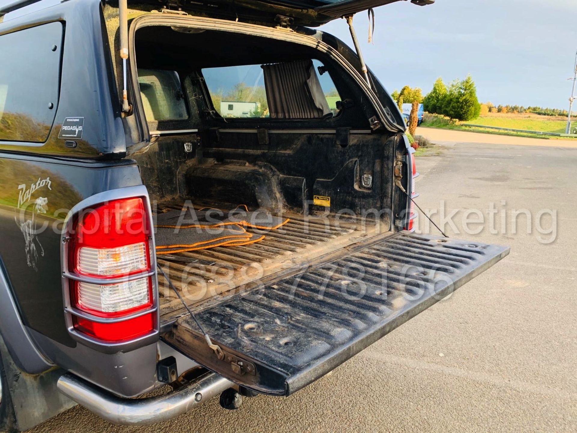 FORD RANGER *WILDTRAK* DOUBLE CAB PICK-UP *4X4* (2009) '3.0 TDCI - 156 BHP* (FULLY LOADED) - Image 18 of 31