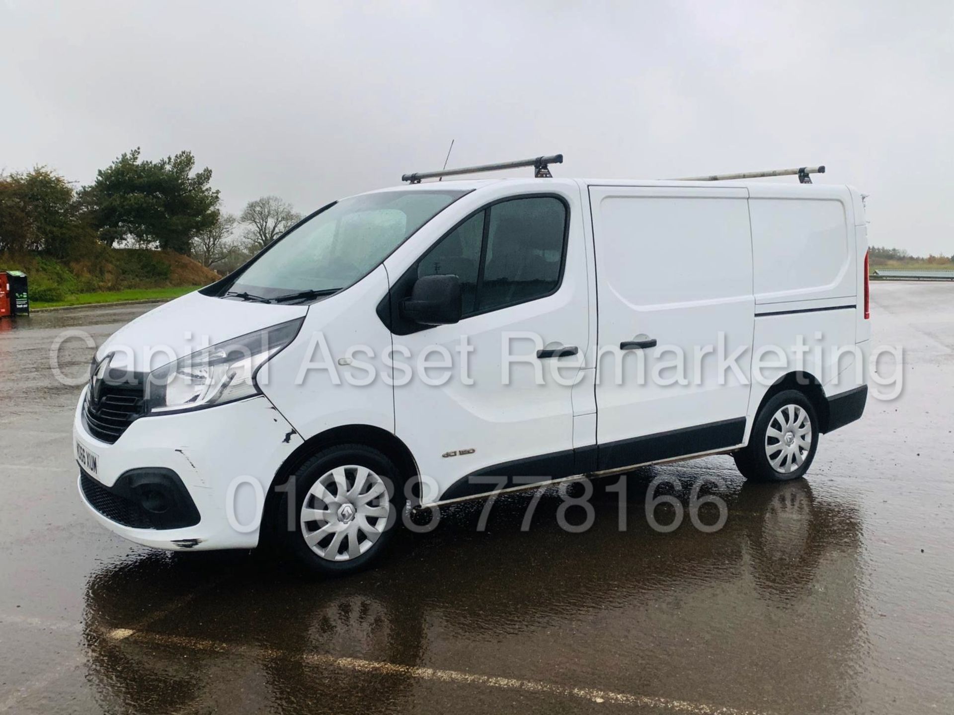 RENAULT TRAFIC SL27 *BUSINESS PLUS* SWB PANEL VAN (2017) '1.6 DCI - 120 BHP - 6 SPEED' **AIR CON** - Image 4 of 24