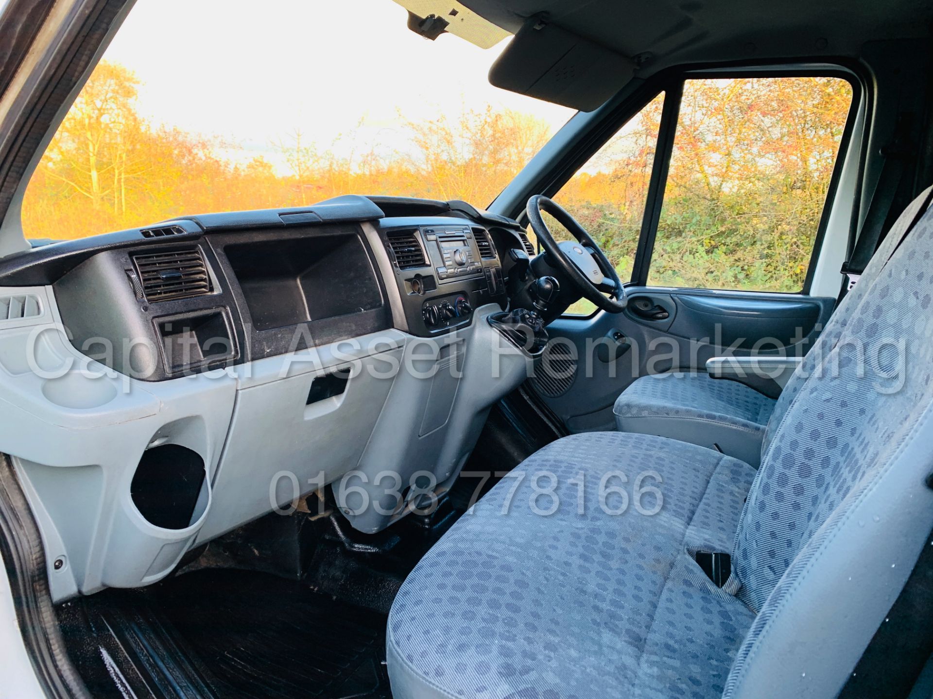 FORD TRANSIT 100 T280 FWD *SWB - PANEL VAN* (2014 MODEL) '2.2 TDCI - 100 BHP - 6 SPEED' (1 OWNER) - Image 16 of 32