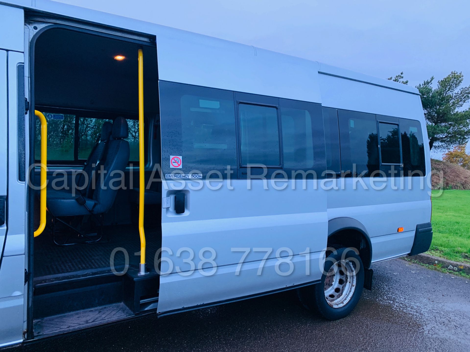 FORD TRANSIT 135 T430 RWD *XLWB -17 SEATER MINI-BUS* (2013) '2.2 TDCI - 135 BHP - 6 SPEED' (1 OWNER) - Image 22 of 43