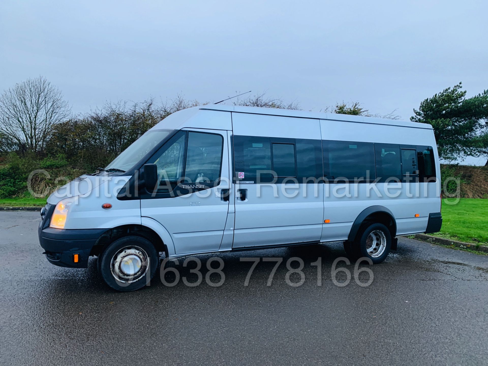 FORD TRANSIT 135 T430 RWD *XLWB -17 SEATER MINI-BUS* (2013) '2.2 TDCI - 135 BHP - 6 SPEED' (1 OWNER) - Image 4 of 43