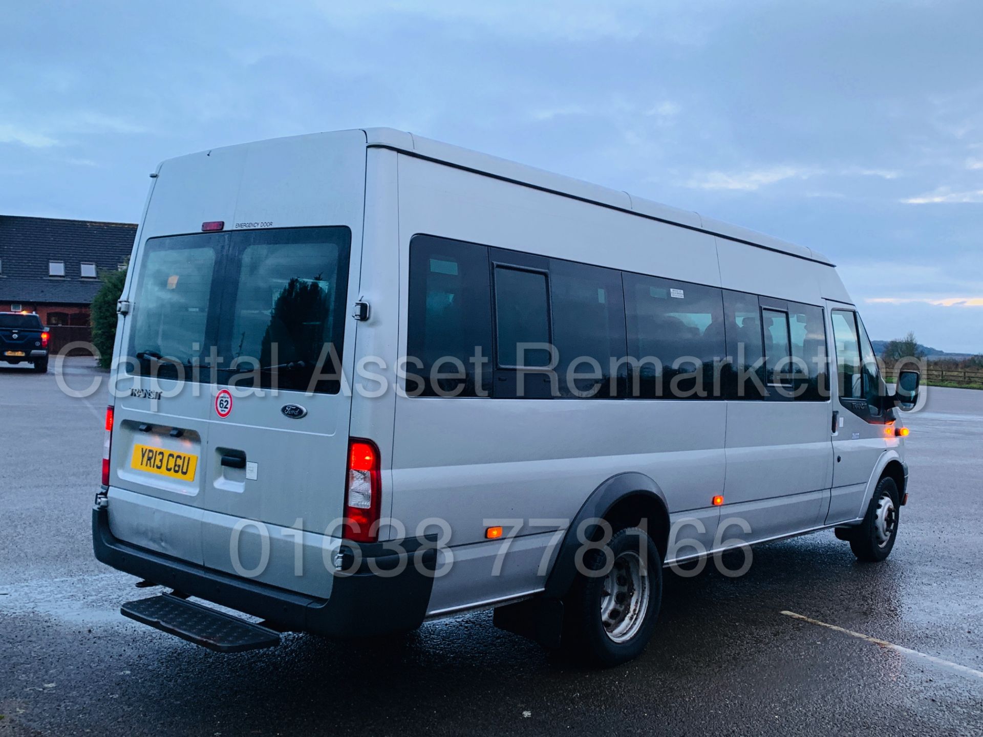 FORD TRANSIT 135 T430 RWD *XLWB -17 SEATER MINI-BUS* (2013) '2.2 TDCI - 135 BHP - 6 SPEED' (1 OWNER) - Image 9 of 43