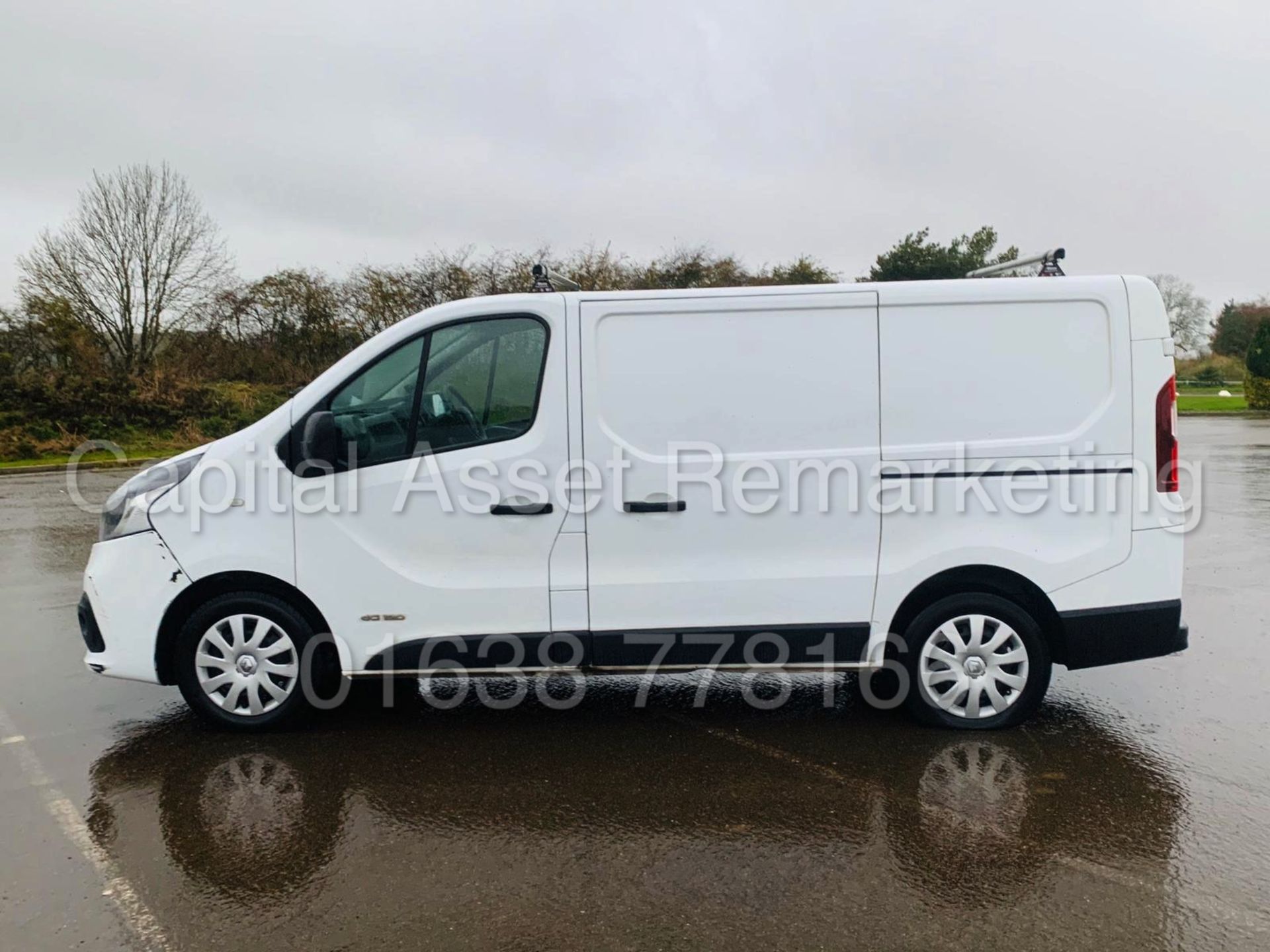 RENAULT TRAFIC SL27 *BUSINESS PLUS* SWB PANEL VAN (2017) '1.6 DCI - 120 BHP - 6 SPEED' **AIR CON** - Image 5 of 24