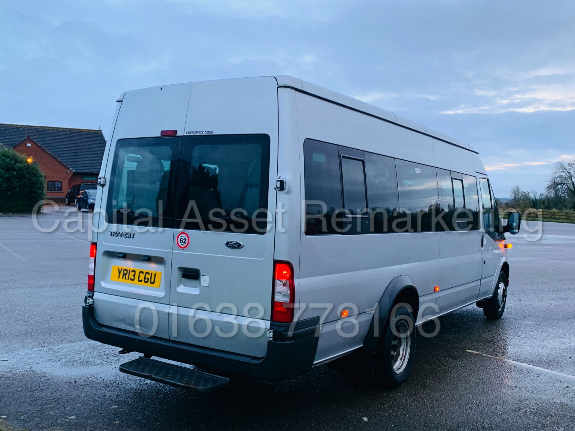 FORD TRANSIT 135 T430 RWD *XLWB -17 SEATER MINI-BUS* (2013) '2.2 TDCI - 135 BHP - 6 SPEED' (1 OWNER) - Image 8 of 43