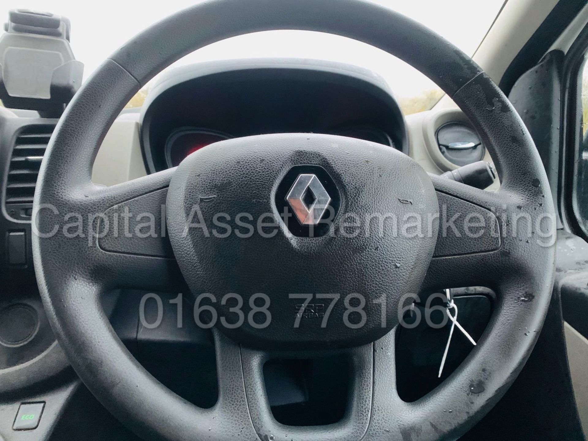 RENAULT TRAFIC SL27 *BUSINESS PLUS* SWB PANEL VAN (2017) '1.6 DCI - 120 BHP - 6 SPEED' **AIR CON** - Image 22 of 24