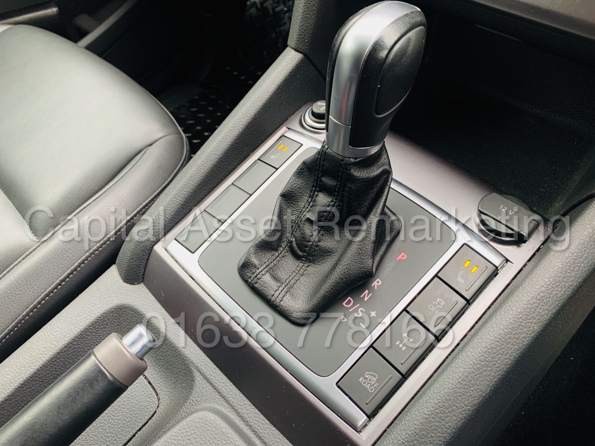VW AMAROK *HIGHLINE* D/CAB PICK-UP (2017 MODEL) *2.0 TDI - 4MOTION - 180 BHP - AUTO - LEATHER - NAV* - Image 48 of 52