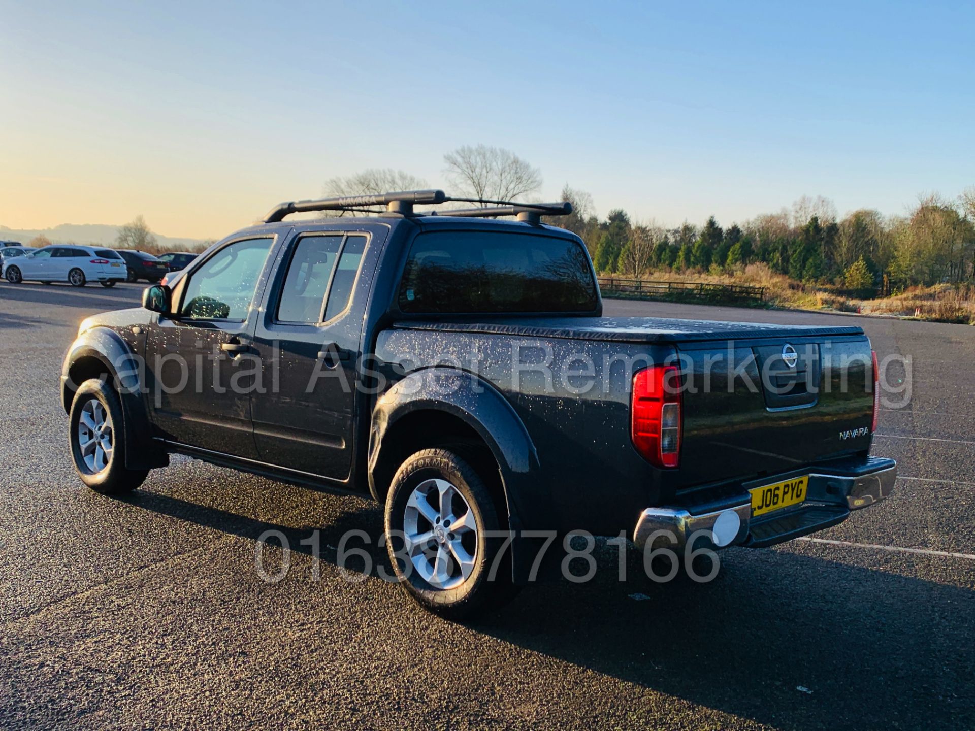 NISSAN NAVARA *AVENTURA* D/CAB PICK-UP *4X4* (2006) '2.5 DCI - 171 BHP - AUTO' *HUGE SPEC* (NO VAT) - Image 3 of 43