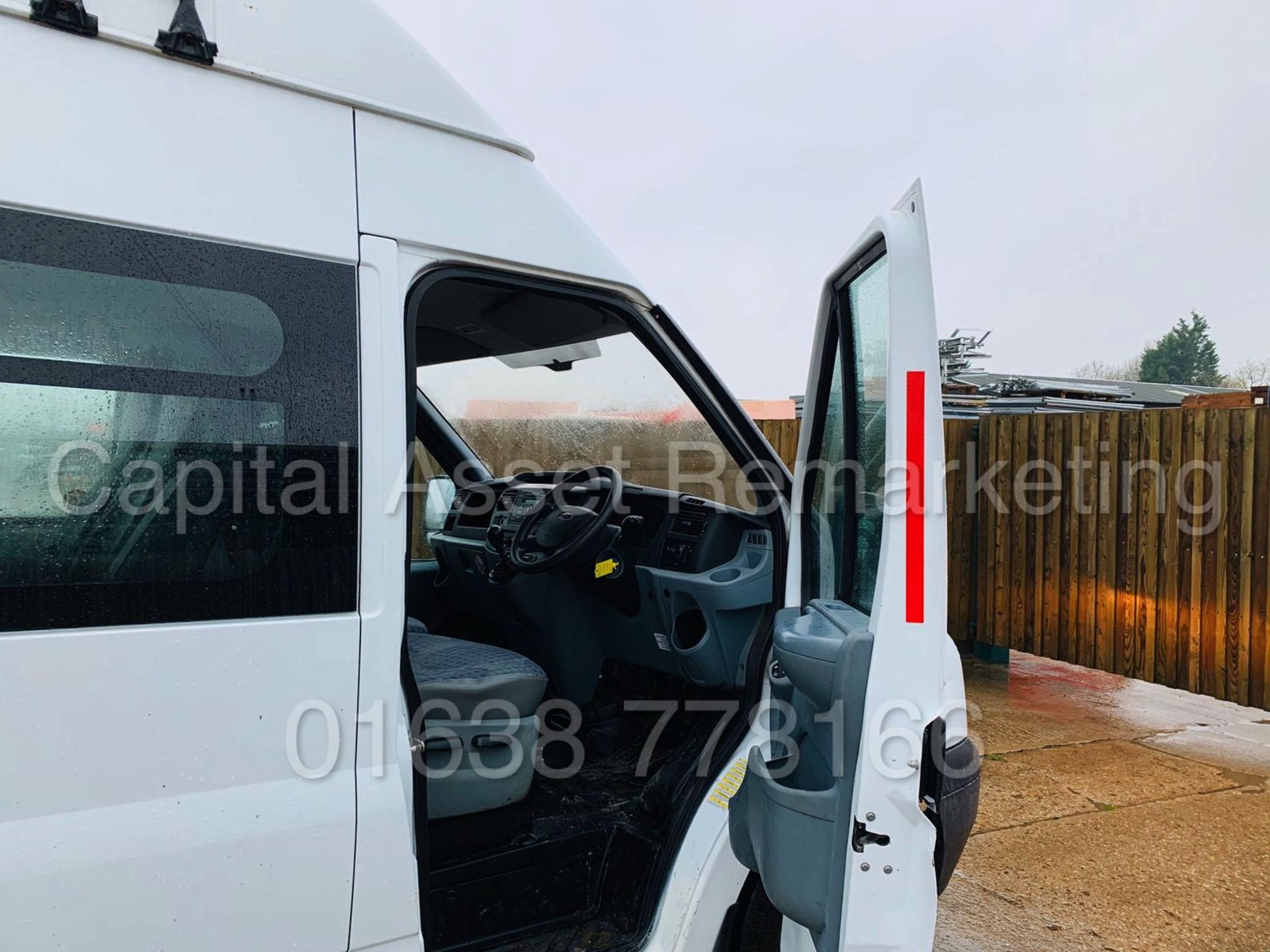 FORD TRANSIT T350 *LWB - 7 SEATER MESSING UNIT* (2014 MODEL) '2.4 TDCI - 6 SPEED' *ON BOARD TOILET* - Image 12 of 30