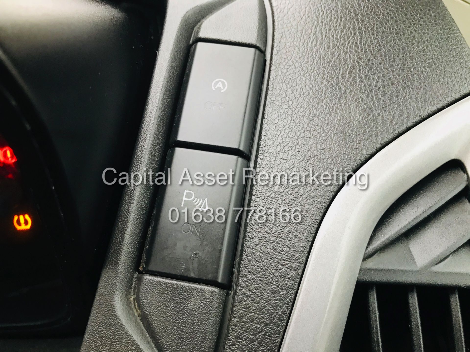 FORD CUSTOM TOURNEO TREND 2.2TDCI "125BHP - 6 SPEED" AIR CON (16 REG) HEATED SEATS - ELEC PACK - Image 13 of 26