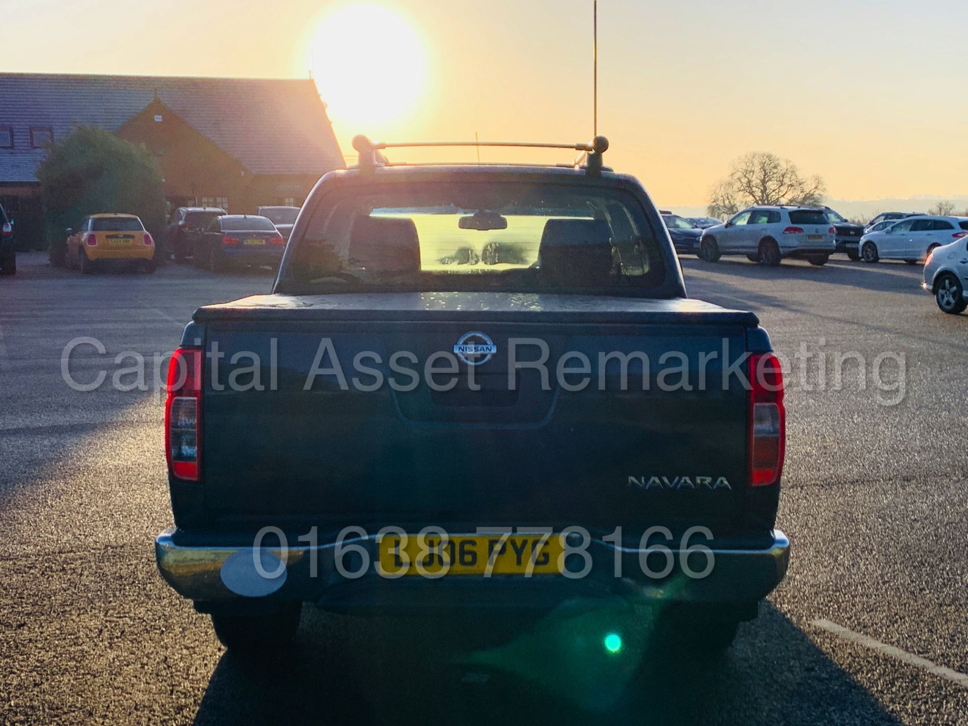 NISSAN NAVARA *AVENTURA* D/CAB PICK-UP *4X4* (2006) '2.5 DCI - 171 BHP - AUTO' *HUGE SPEC* (NO VAT) - Image 5 of 43