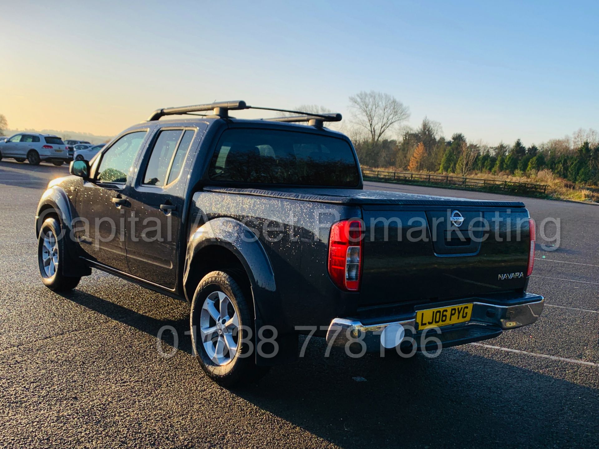 NISSAN NAVARA *AVENTURA* D/CAB PICK-UP *4X4* (2006) '2.5 DCI - 171 BHP - AUTO' *HUGE SPEC* (NO VAT) - Image 4 of 43