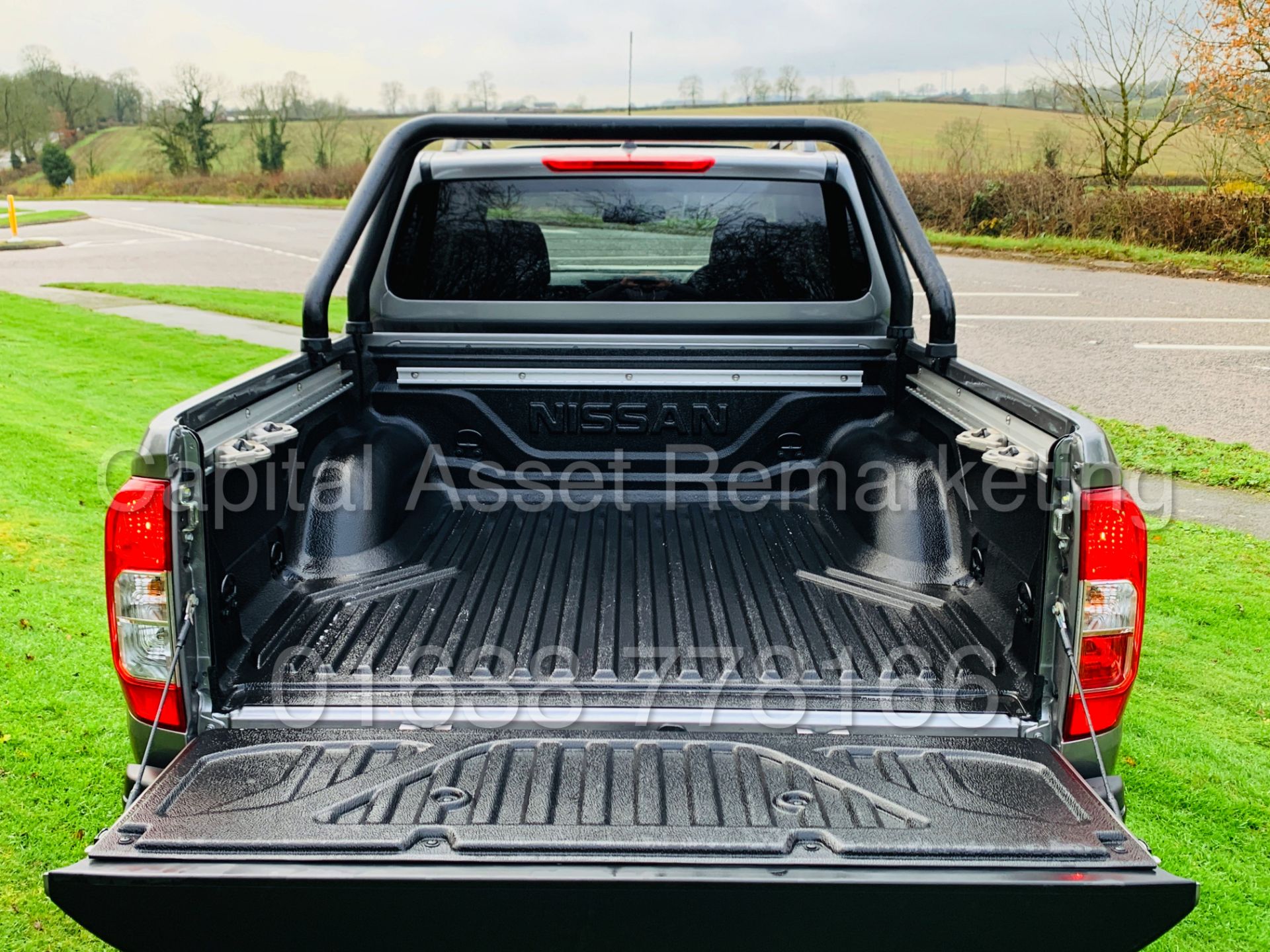 NISSAN NAVARA *N-GUARD* DOUBLE CAB PICK-UP (2019 - 69 REG) '2.3 DCI - 190 BHP - AUTO' *MASSIVE SPEC* - Image 13 of 59