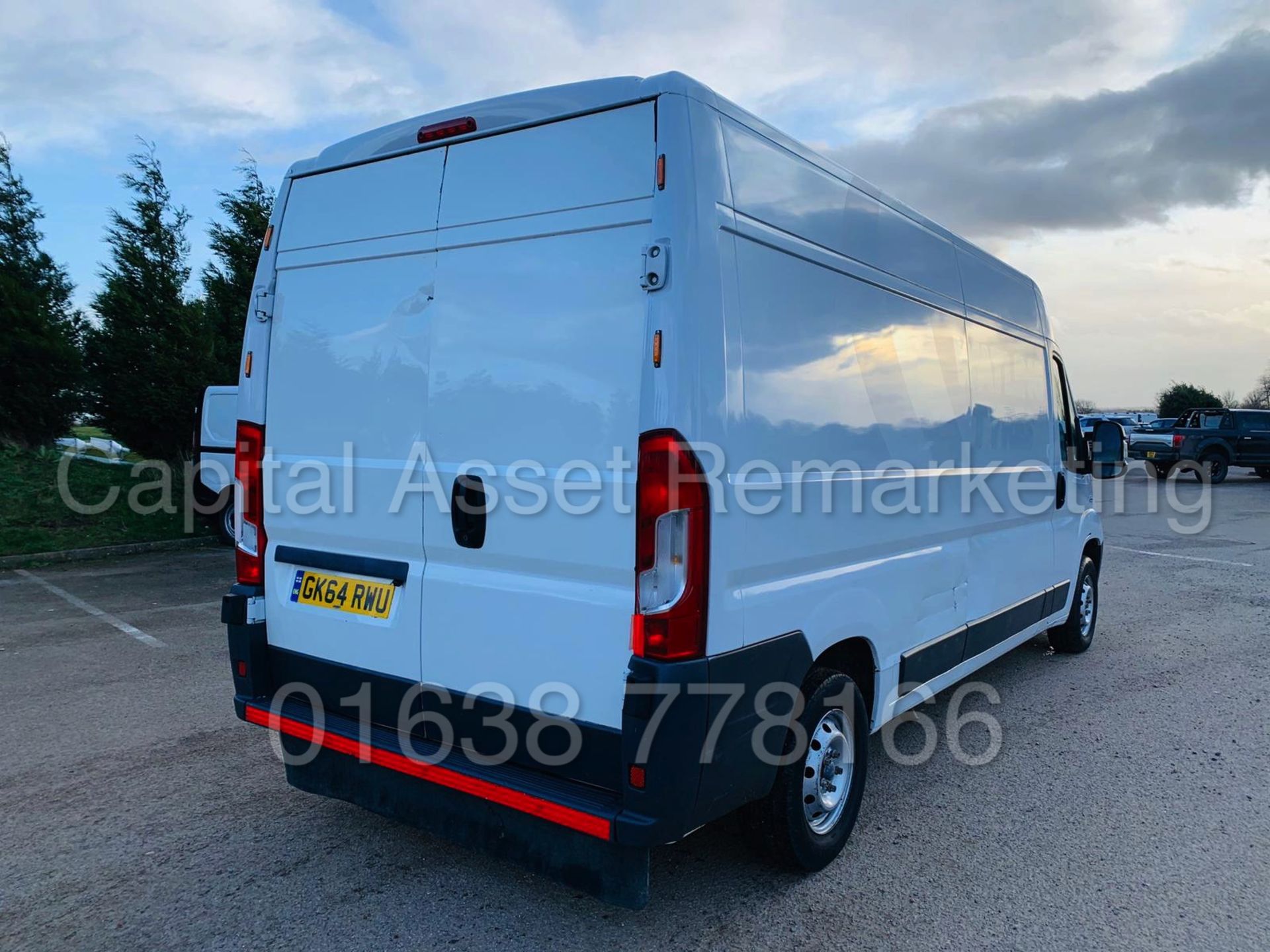 FIAT DUCATO 35 *LWB HI-ROOF* (2015 -NEW MODEL) '2.3 DIESEL -130 BHP - 6 SPEED' (3500 KG) *LOW MILES* - Image 13 of 27