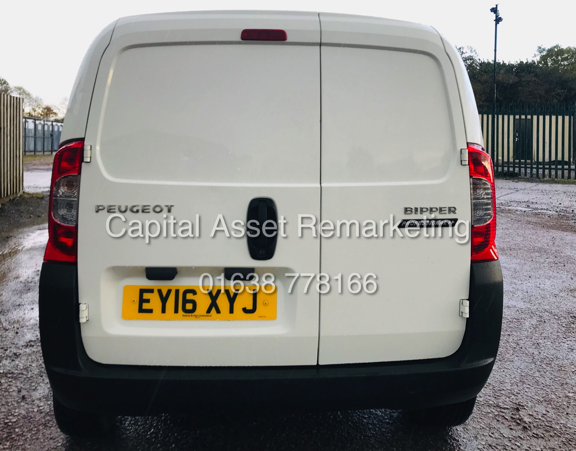 PEUGEOT BIPPER HDI "PROFESSIONAL" 1 OWNER FSH (16 REG NEW SHAPE) AC - ELEC PACK - SIDE LOADING DOOR - Image 9 of 17