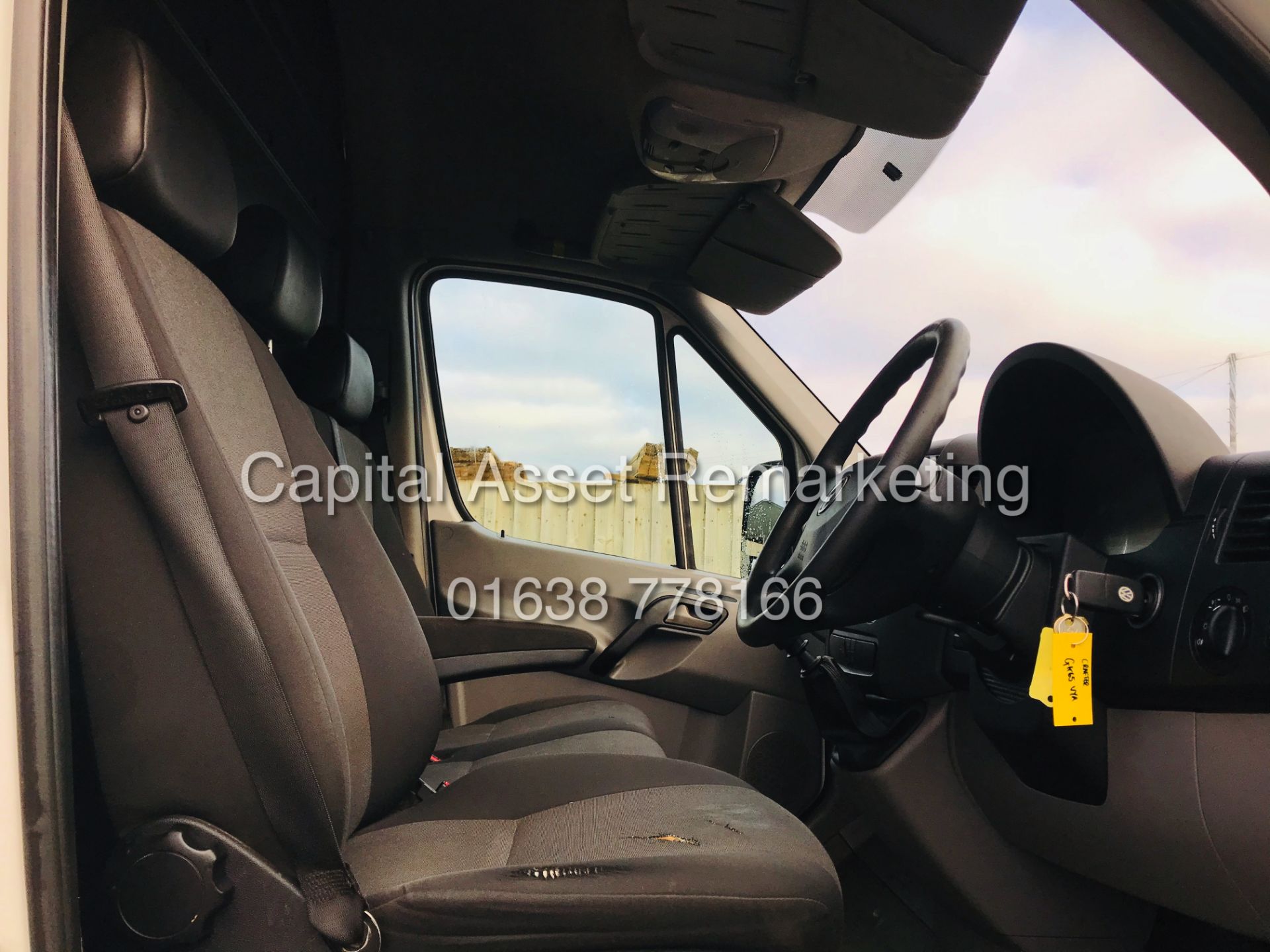 VOLKSWAGEN CRAFTER 2.0TDI CR35 (2016 MODEL) 1 OWNER WITH ONLY 89K FROM NEW-6 SPEED-CRUISE-ELEC PACK - Image 9 of 18