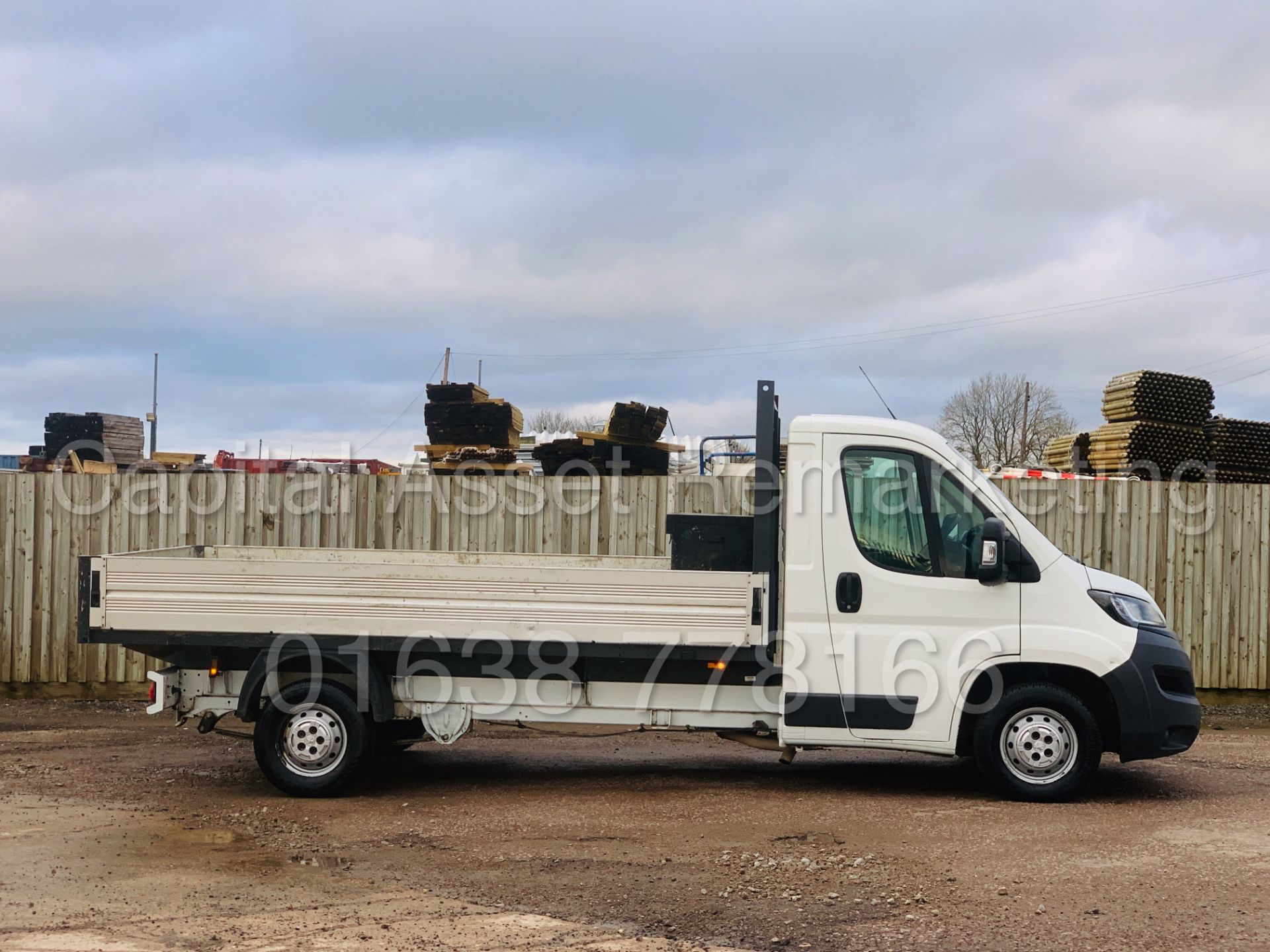 PEUGEOT BOXER *LWB - DROPSIDE TRUCK* (2017 - EURO 6 MODEL) '2.0 HDI - 6 SPEED' *ONLY 45,000 MILES* - Image 14 of 35