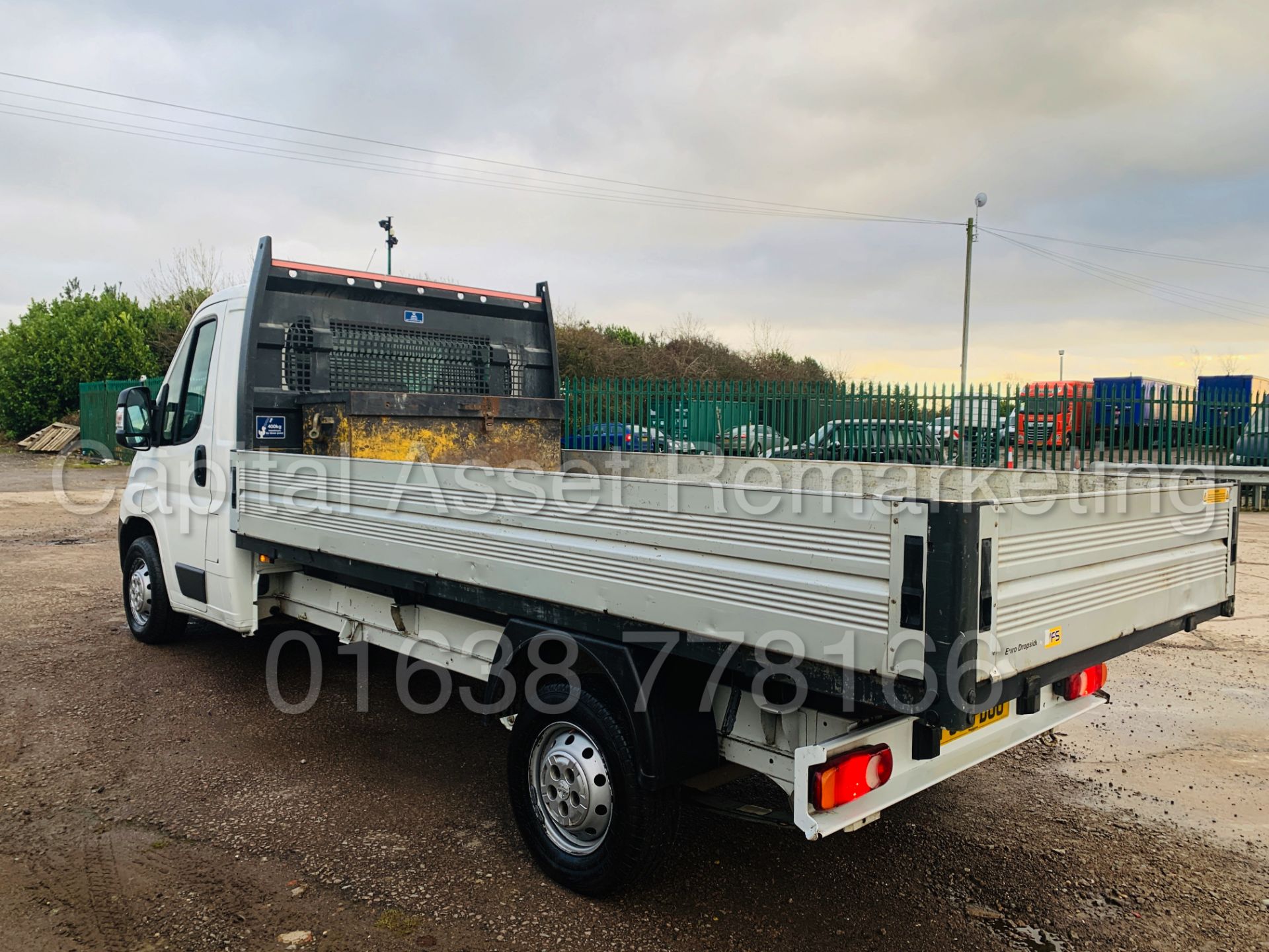 PEUGEOT BOXER *LWB - DROPSIDE TRUCK* (2017 - EURO 6 MODEL) '2.0 HDI - 6 SPEED' *ONLY 45,000 MILES* - Image 9 of 35