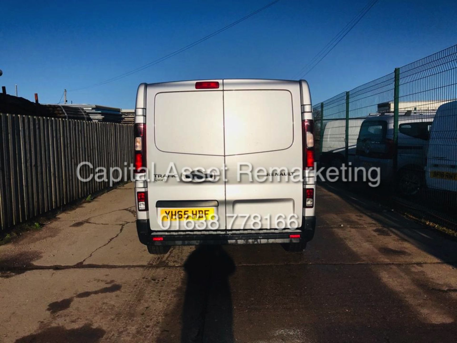 RENAULT TRAFIC "SPORT" SL27 DCI (2016 MODEL) SAT NAV-AC-ELEC PACK-PARKING SENSORS-ALLOYS-1 OWNER - Image 5 of 16