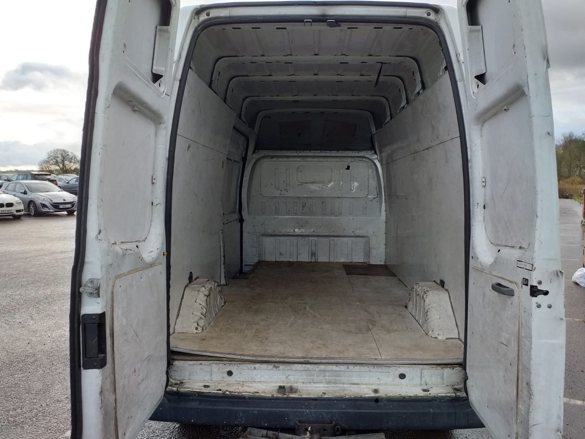 (ON SALE) FORD TRANSIT T350L "115" 2.4TDCI LONG WHEEL BASE HIGH TOP - 10 REG - LONG MOT - *NO VAT* - Image 9 of 10