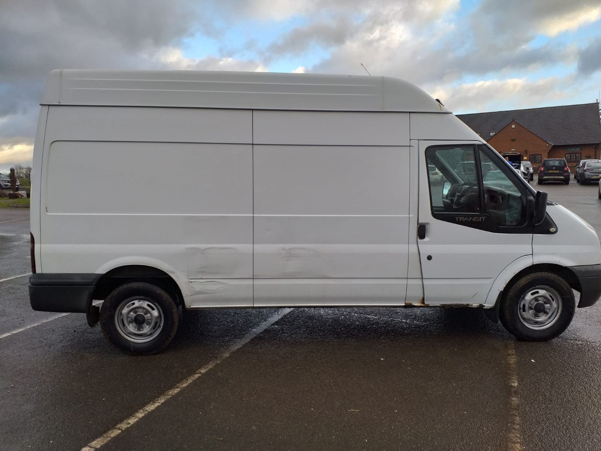 (ON SALE) FORD TRANSIT T350L "115" 2.4TDCI LONG WHEEL BASE HIGH TOP - 10 REG - LONG MOT - *NO VAT* - Image 3 of 10