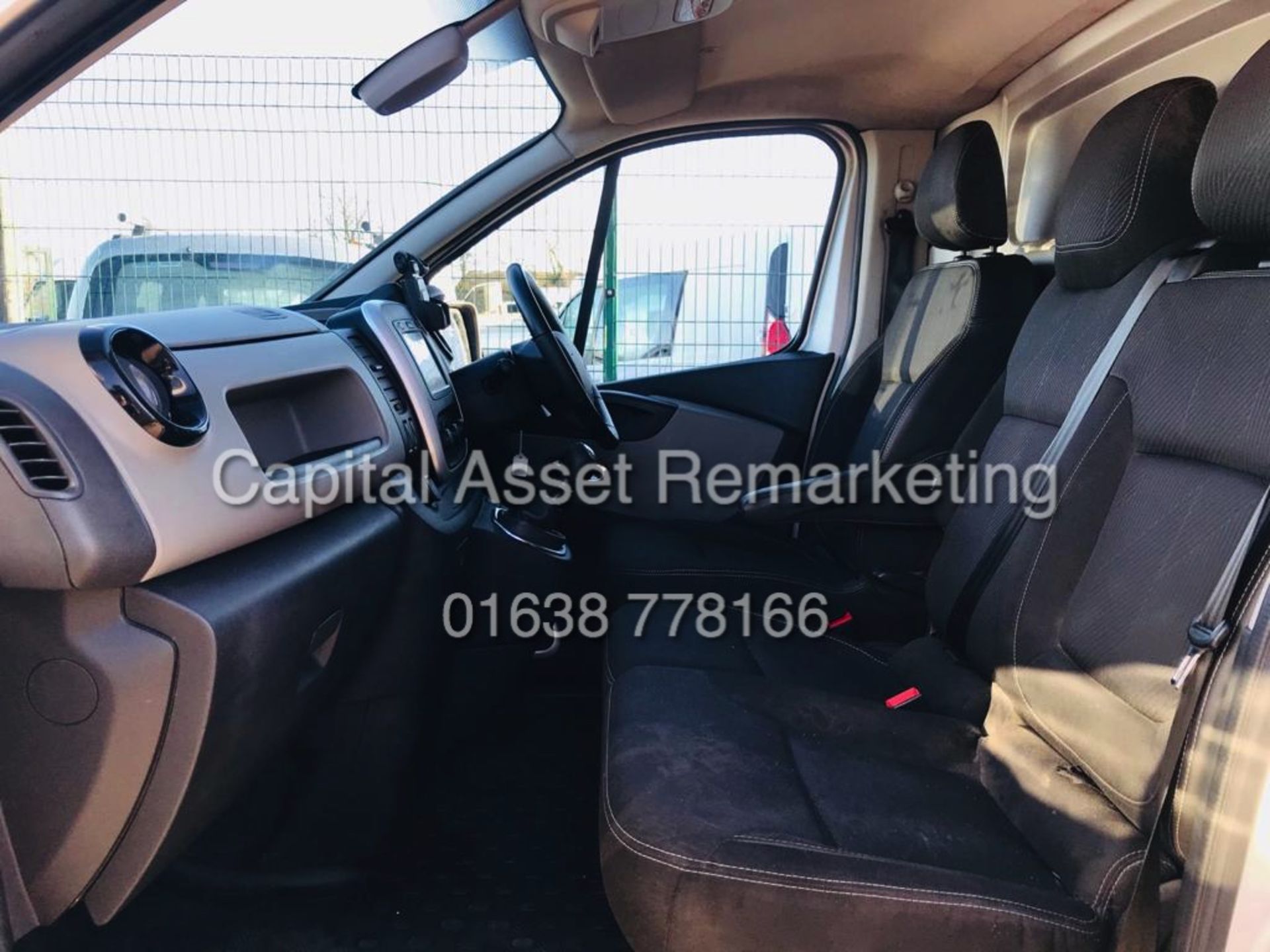 RENAULT TRAFIC "SPORT" SL27 DCI (2016 MODEL) SAT NAV-AC-ELEC PACK-PARKING SENSORS-ALLOYS-1 OWNER - Image 12 of 16