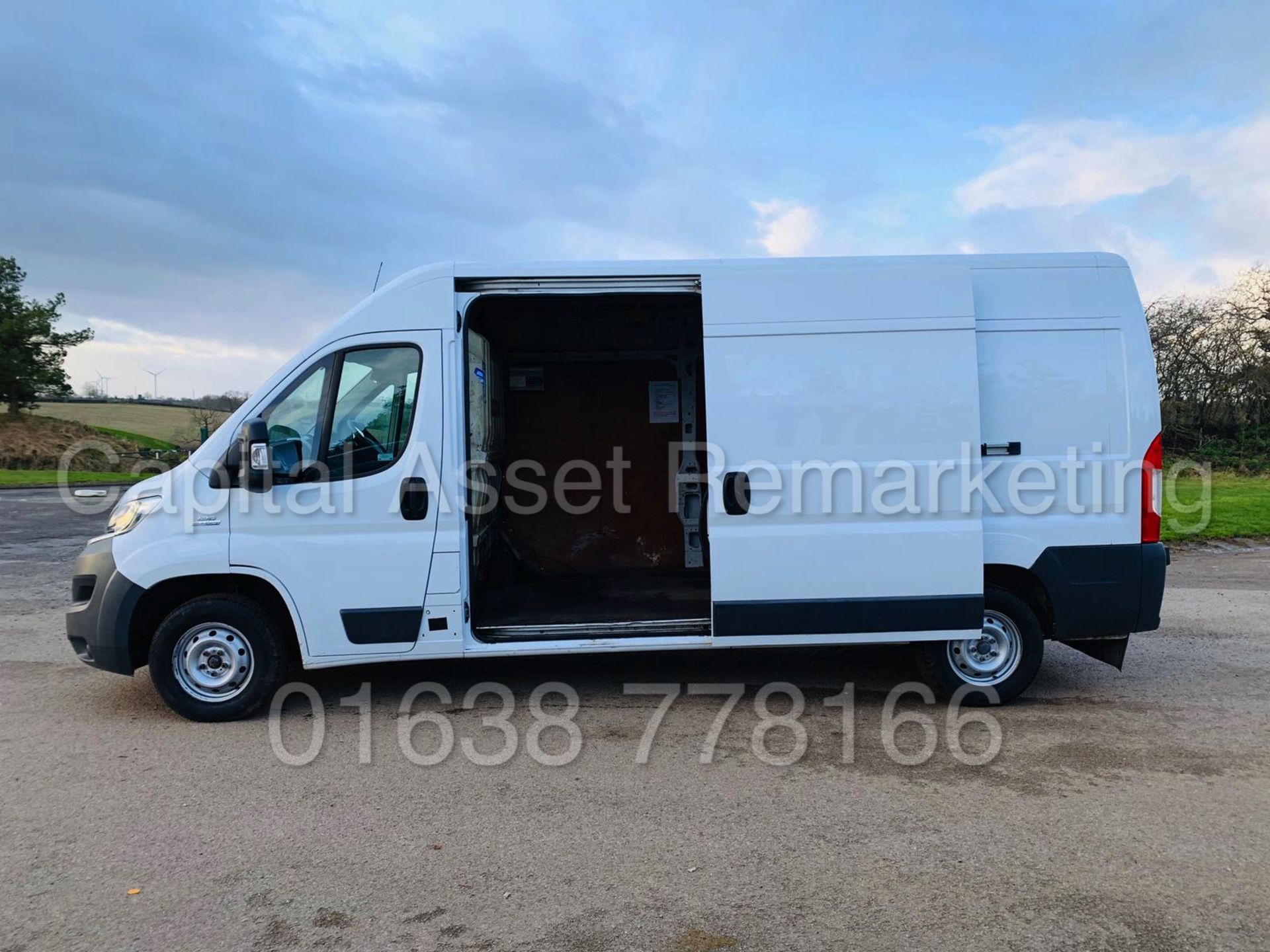 FIAT DUCATO 35 *LWB HI-ROOF* (2015 -NEW MODEL) '2.3 DIESEL -130 BHP - 6 SPEED' (3500 KG) *LOW MILES* - Image 19 of 27