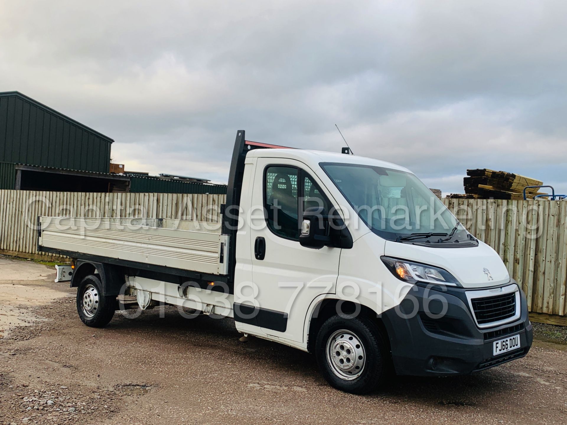 PEUGEOT BOXER *LWB - DROPSIDE TRUCK* (2017 - EURO 6 MODEL) '2.0 HDI - 6 SPEED' *ONLY 45,000 MILES* - Image 2 of 35