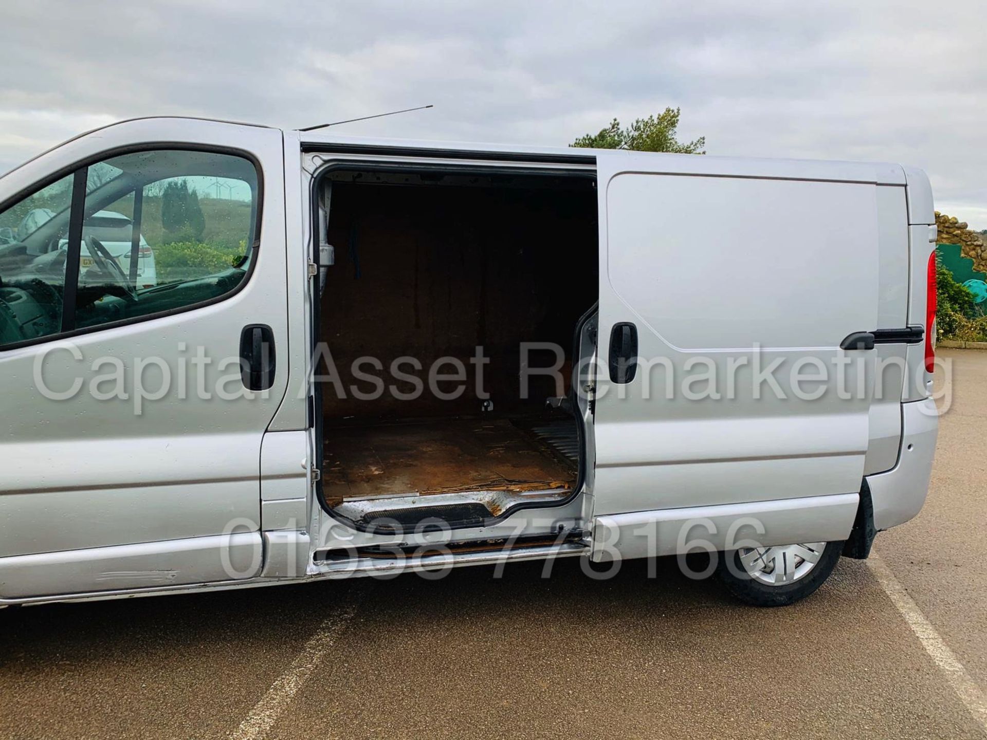 VAUXHALL VIVARO 2900 *LWB - PANEL VAN* (2011 MODEL) '2.0 CDTI -115 BHP- 6 SPEED' (NO VAT - SAVE 20%) - Image 15 of 19