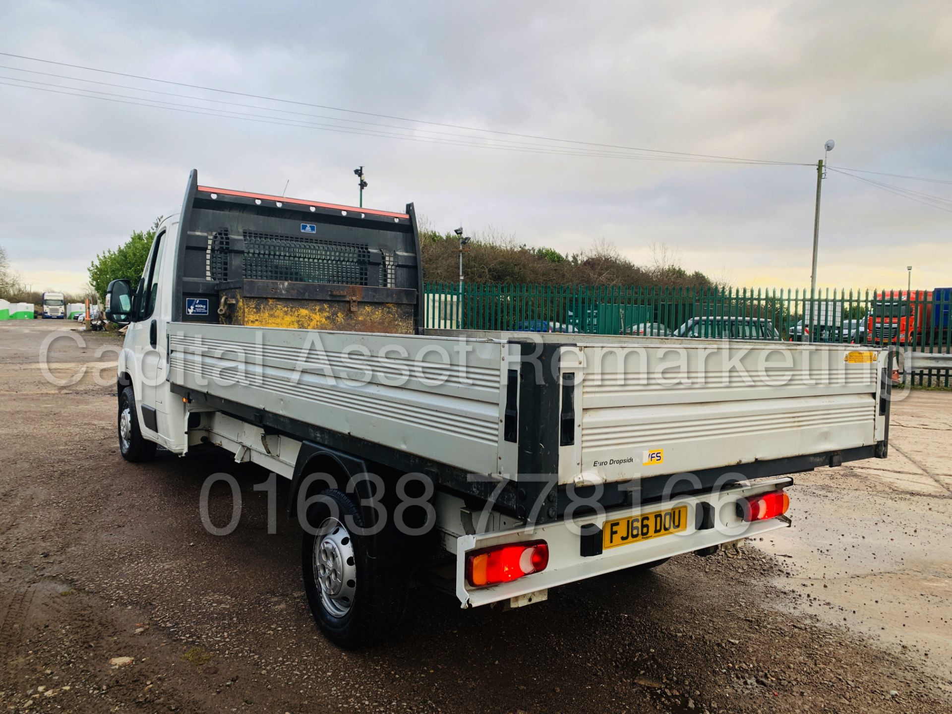 PEUGEOT BOXER *LWB - DROPSIDE TRUCK* (2017 - EURO 6 MODEL) '2.0 HDI - 6 SPEED' *ONLY 45,000 MILES* - Image 10 of 35