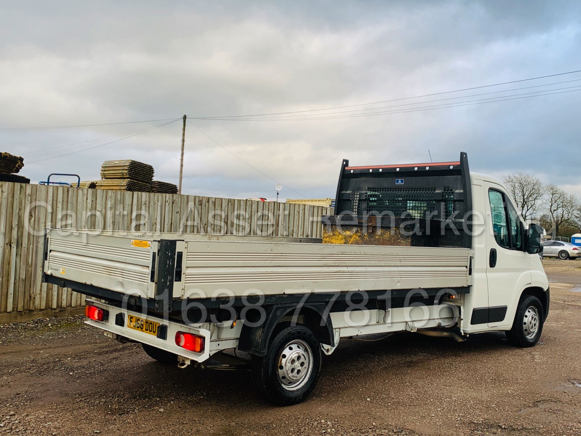 PEUGEOT BOXER *LWB - DROPSIDE TRUCK* (2017 - EURO 6 MODEL) '2.0 HDI - 6 SPEED' *ONLY 45,000 MILES* - Image 13 of 35