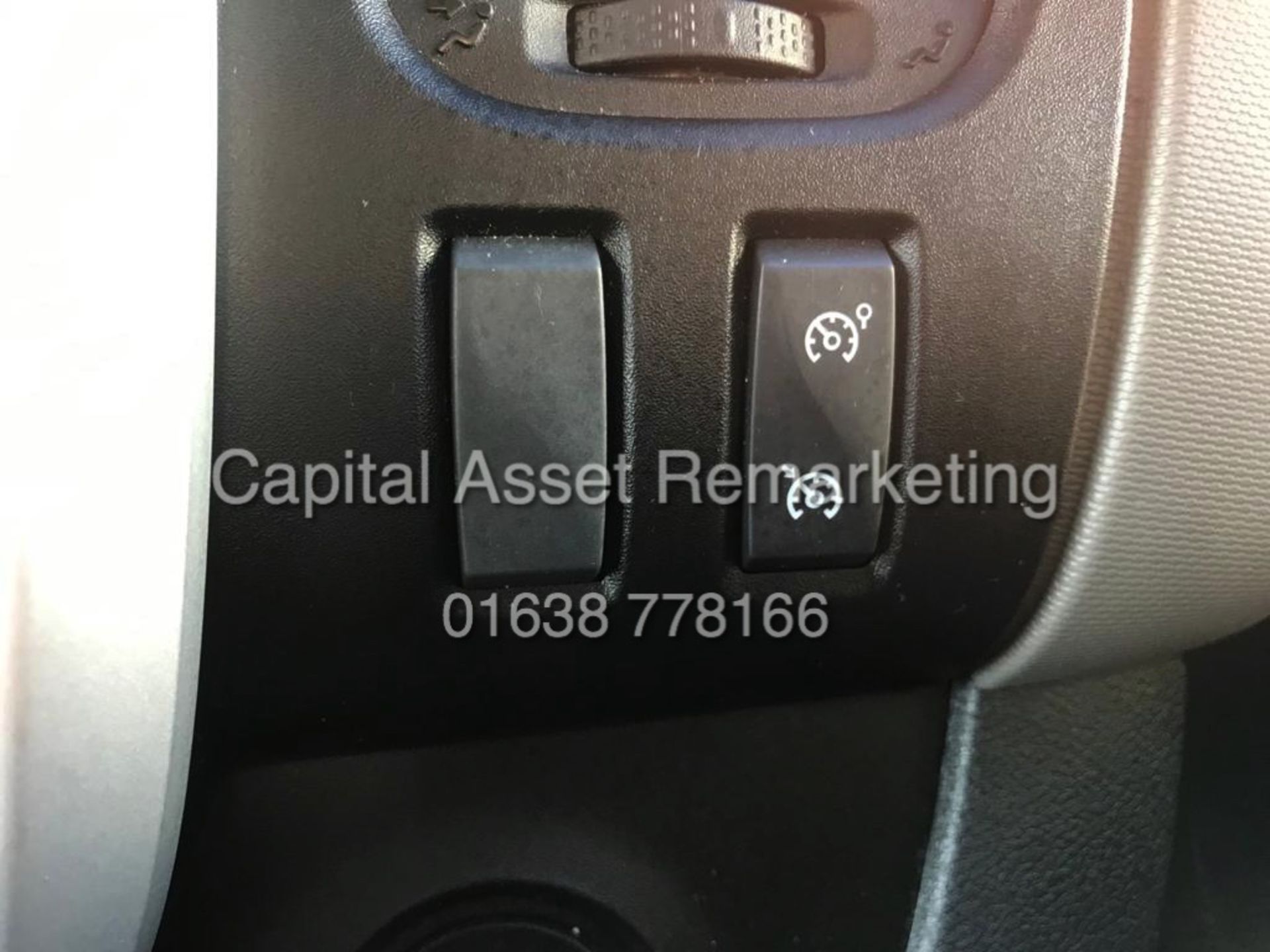 RENAULT TRAFIC "SPORT" SL27 DCI (2016 MODEL) SAT NAV-AC-ELEC PACK-PARKING SENSORS-ALLOYS-1 OWNER - Image 15 of 16