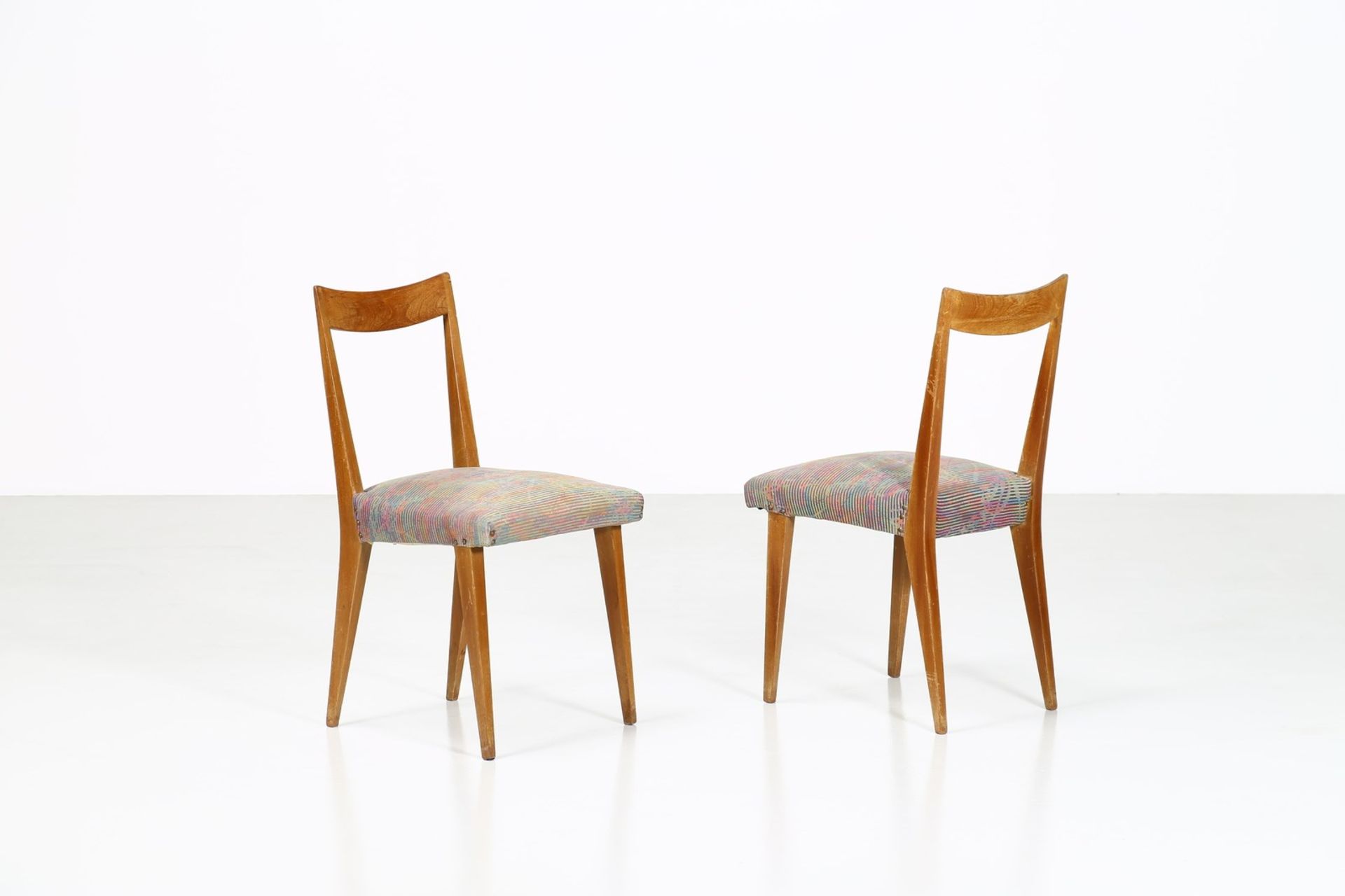 GIO' PONTI Attributed to. Pair of chairs.