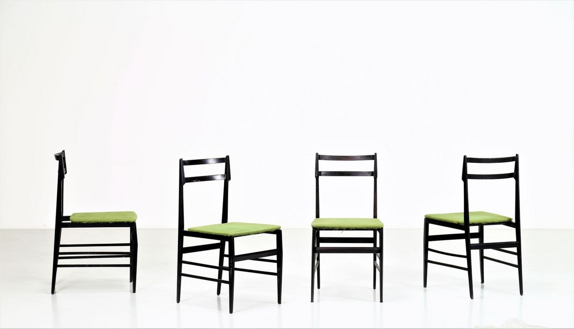 MANIFATTURA ITALIANA Four chairs.