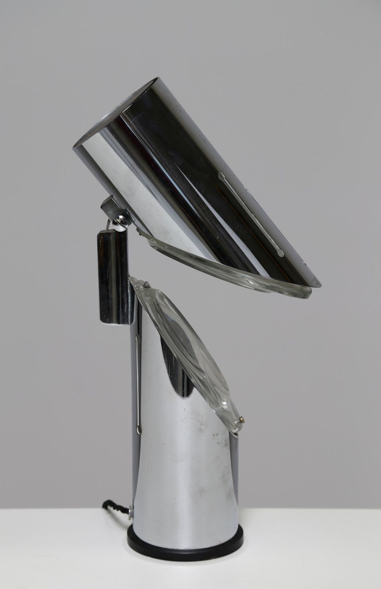 OSCAR TORLASCO Table lamp. - Bild 2 aus 4