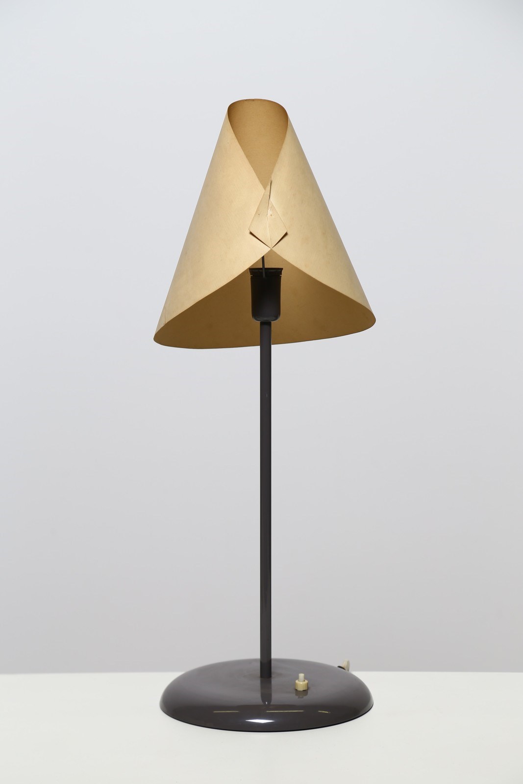 MAN RAY Table lamp. - Image 2 of 5