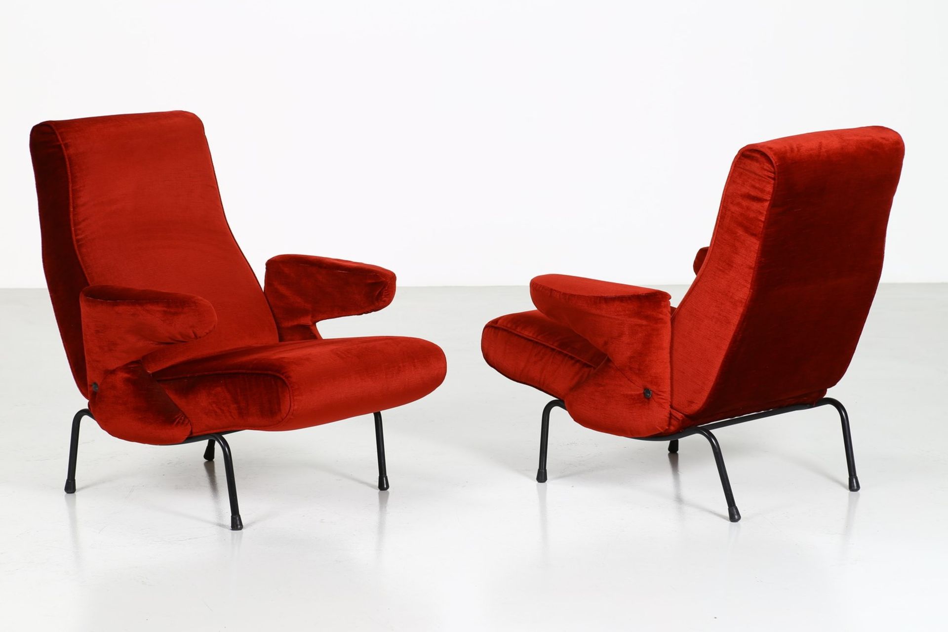 ERBERTO CARBONI Pair of armchairs.