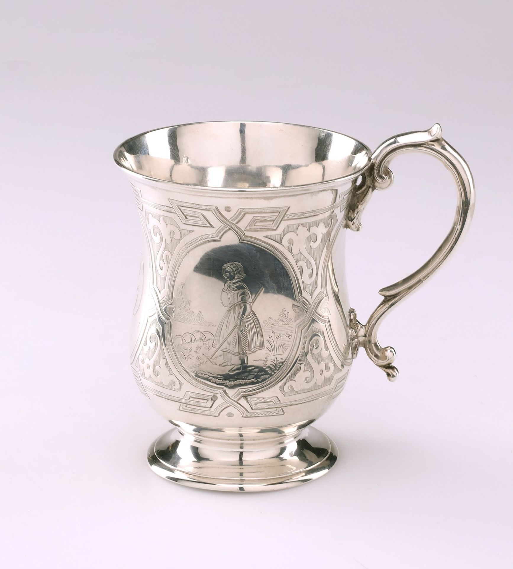 MANIFATTURA INGLESE DEL XIX SECOLO Chiseled and embossed silver milk jug. - Bild 3 aus 4