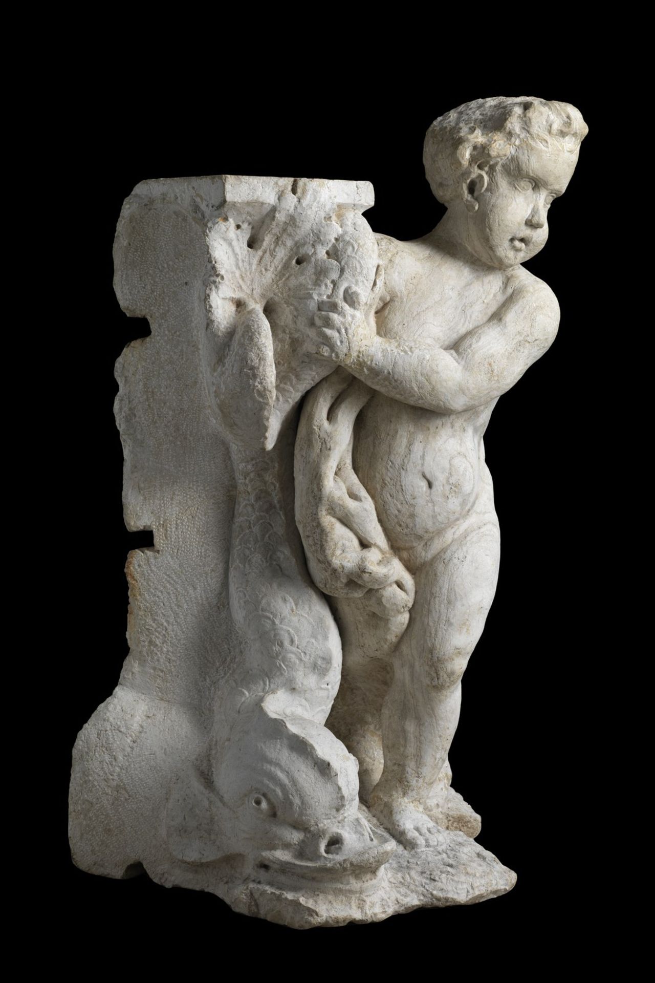 ARTISTA DEL XVII SECOLO Putto with triton on biancone of Istria. - Bild 2 aus 4