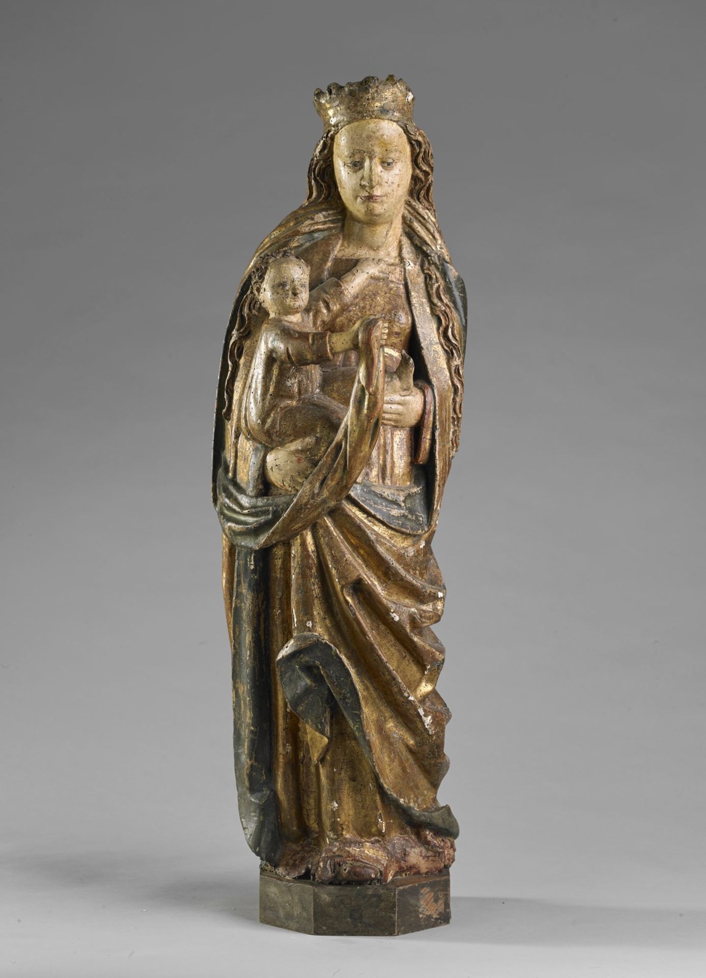 SCULTORE VENETO DEL XV SECOLO Madonna with child in polychrome wood.