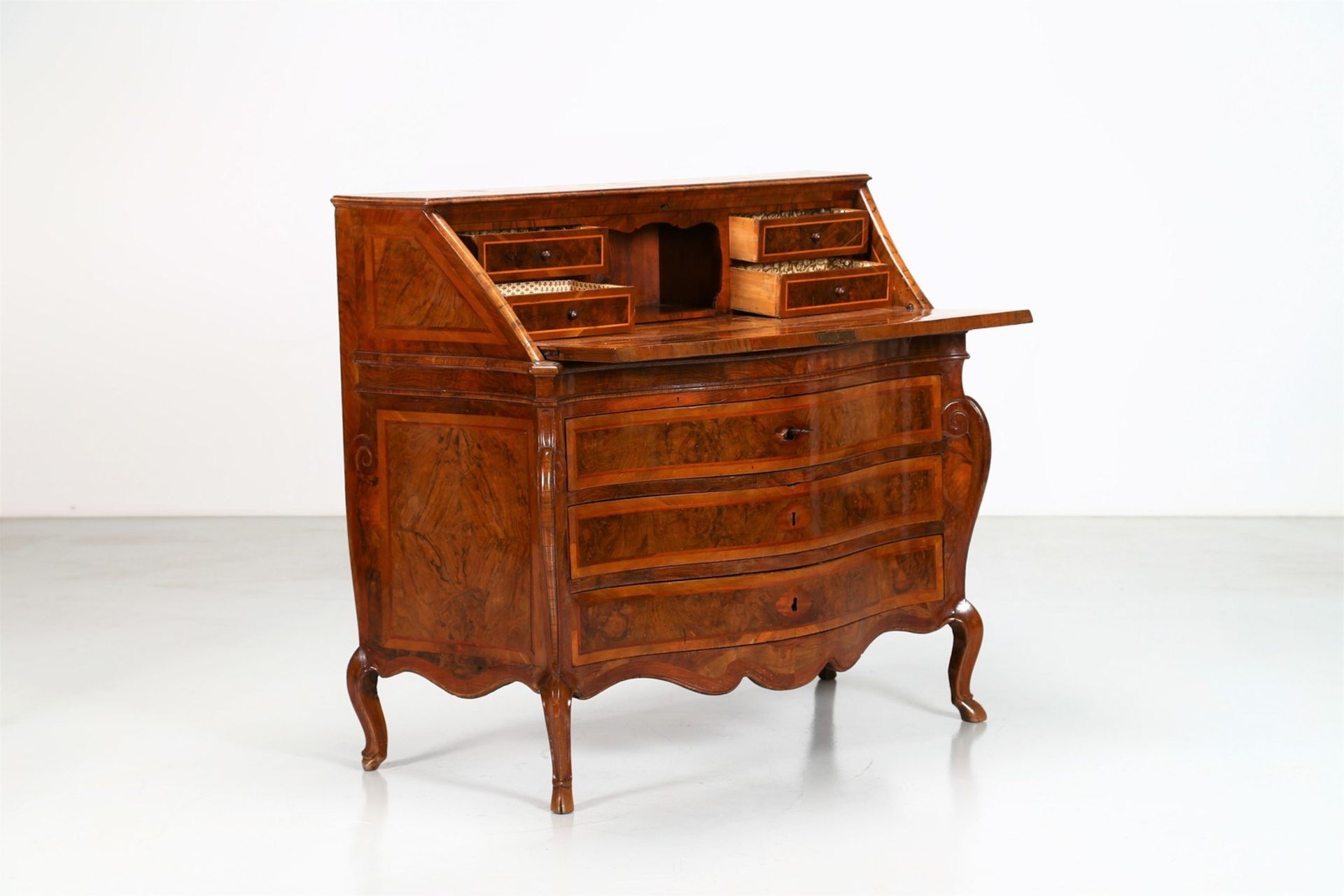 MANIFATTURA DEL XVIII SECOLO Dresser with three drawers. - Bild 2 aus 9