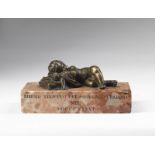 MANIFATTURA ITALIANA DEL XIX SECOLO Sleeping putto in bronze.