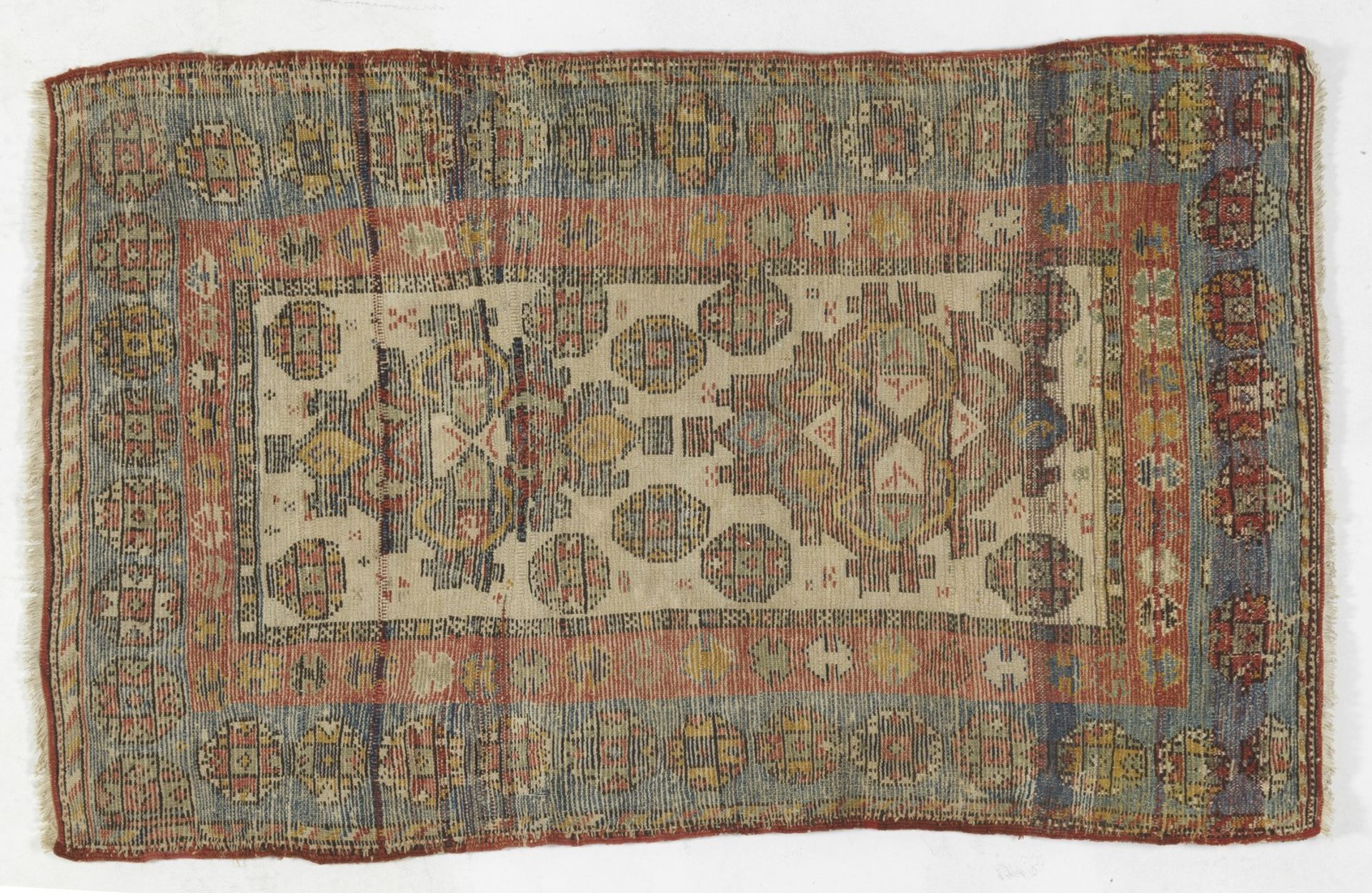 CIAL Hand-knotted and hand-worked carpet. Origin: Anatolia, end of the 19th century. . - Bild 2 aus 2