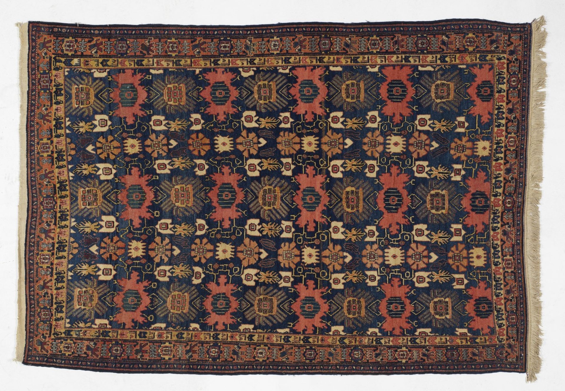 Sennè. Hand-knotted and hand-worked carpet, motif to crabs.