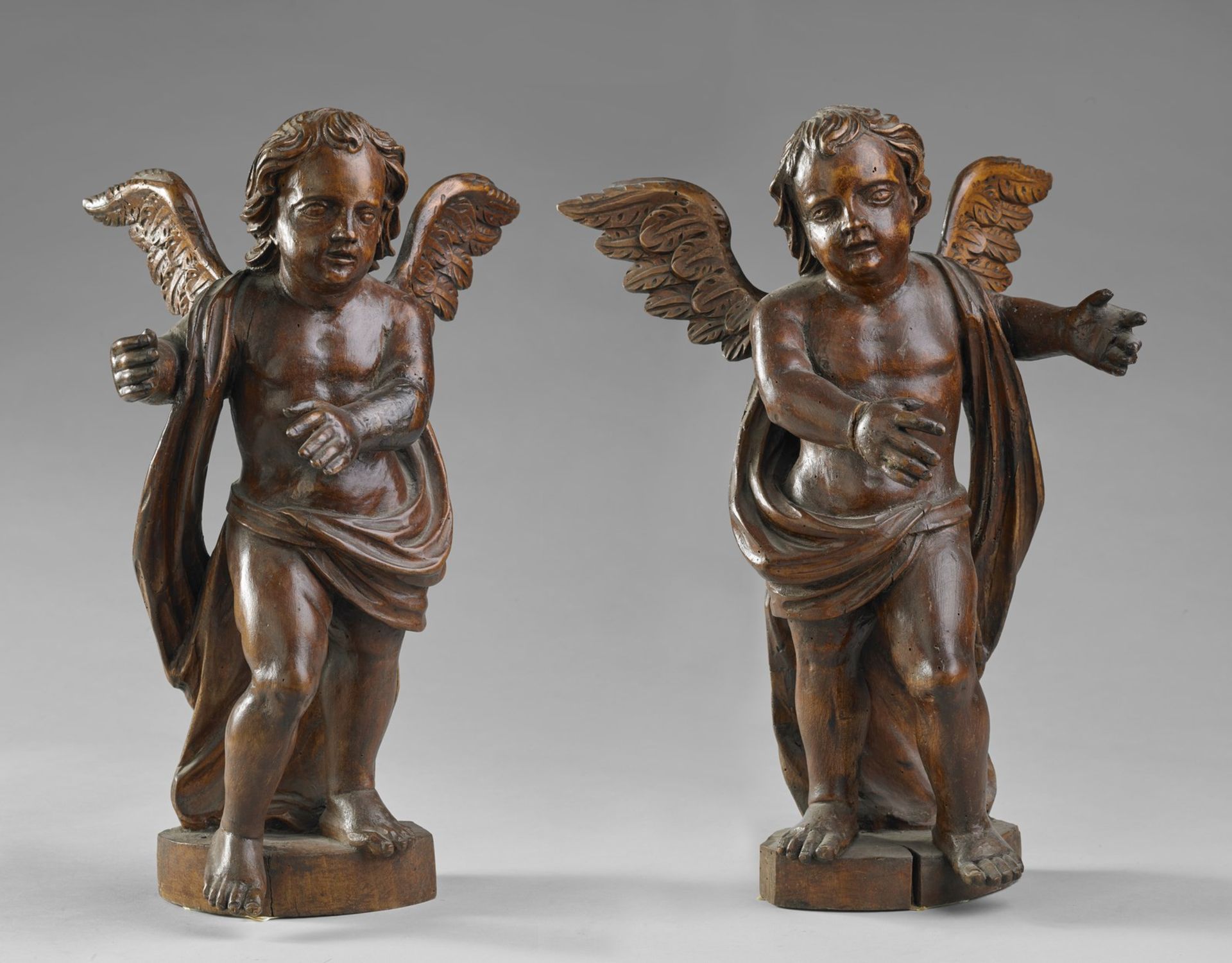 SCULTORE VENETO DEL XVIII SECOLO A pair of carved wooden angels.