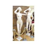 A pair of fiberglass female mannequins, 187 cm high (2)