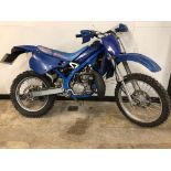 EXTRA LOT: A 1993 Kawasaki KDX125 field bike, registration number K548 KYD, blue. V5C, no MOT